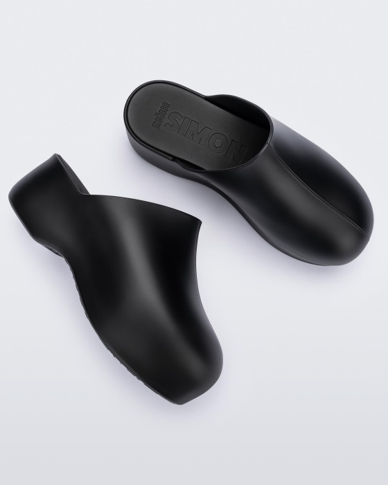 melissa_fashion_bubble_simon_miller_clog_matte_black.jpg Melissa Fashion Bubble Simon Miller Clog Matte Black - Image 1